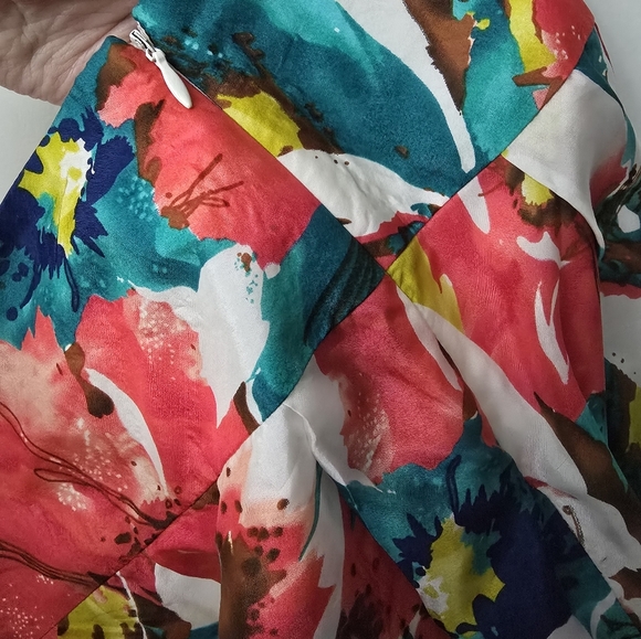 Victor Alfaro 100% Silk Skirt Size 8 Lined Side Zip Bright Floral Print - Picture 6 of 8